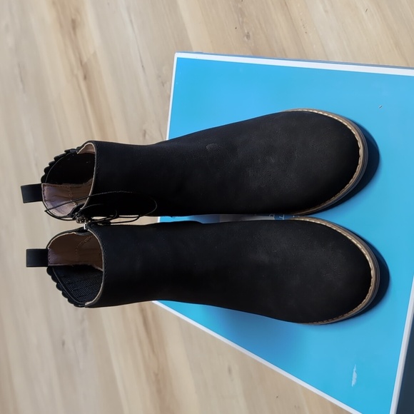 Draper James women's elle Chelsea Boots - Picture 1 of 8
